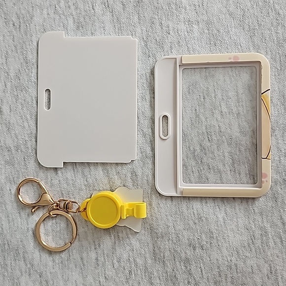 Pom Pom / Mofusand Retractable ID Holder - Picture 3 of 6